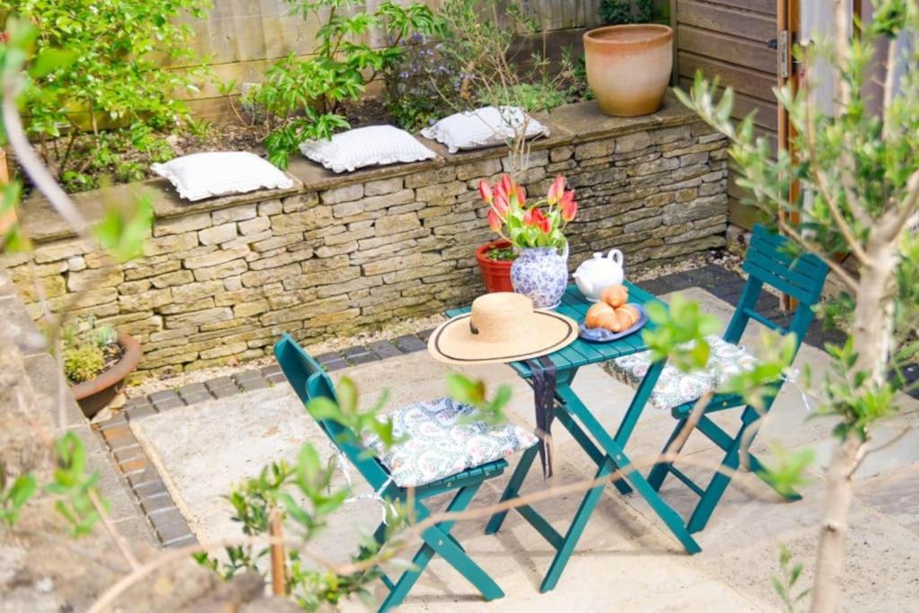 Bright & Beautiful Open Plan Coach House Painswick Vila Exterior foto